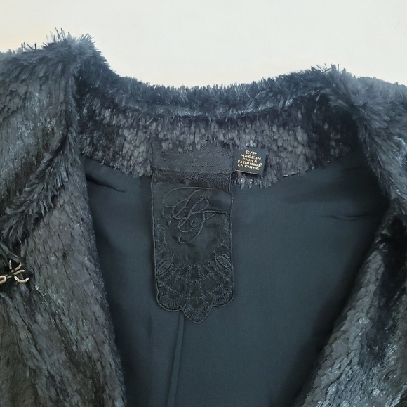 *Last Chance* Twelve Faux Fur Blazer Lightweight Jacket by Forever 21 - Picture 9 of 13